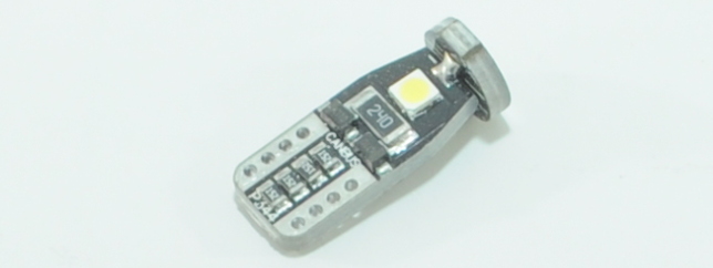 Все электронные компоненты расположены на корпусе лампы.